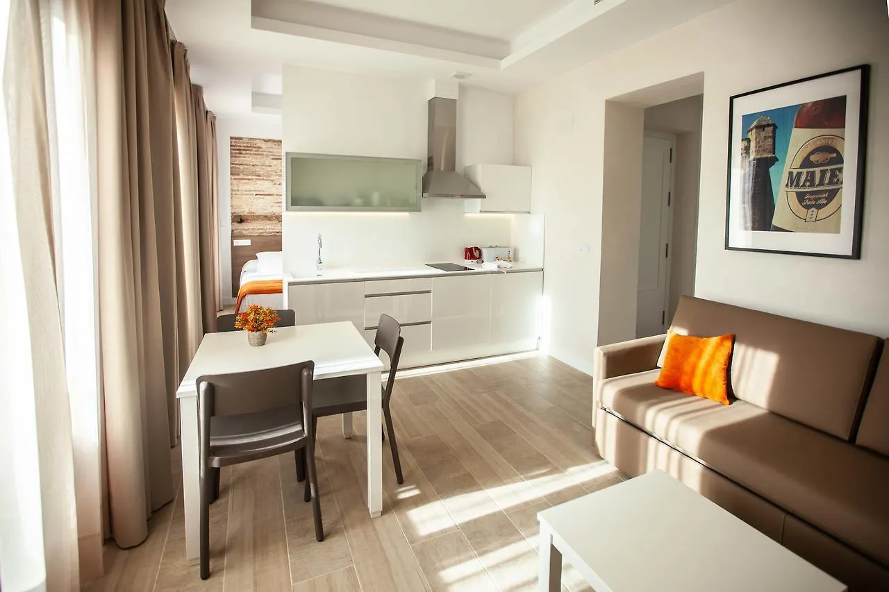 Apartamentos Maier Cádiz 0*,  España