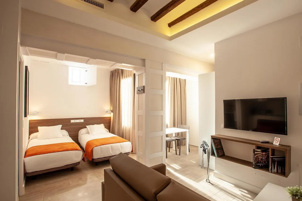 Apartamentos Maier Cádis